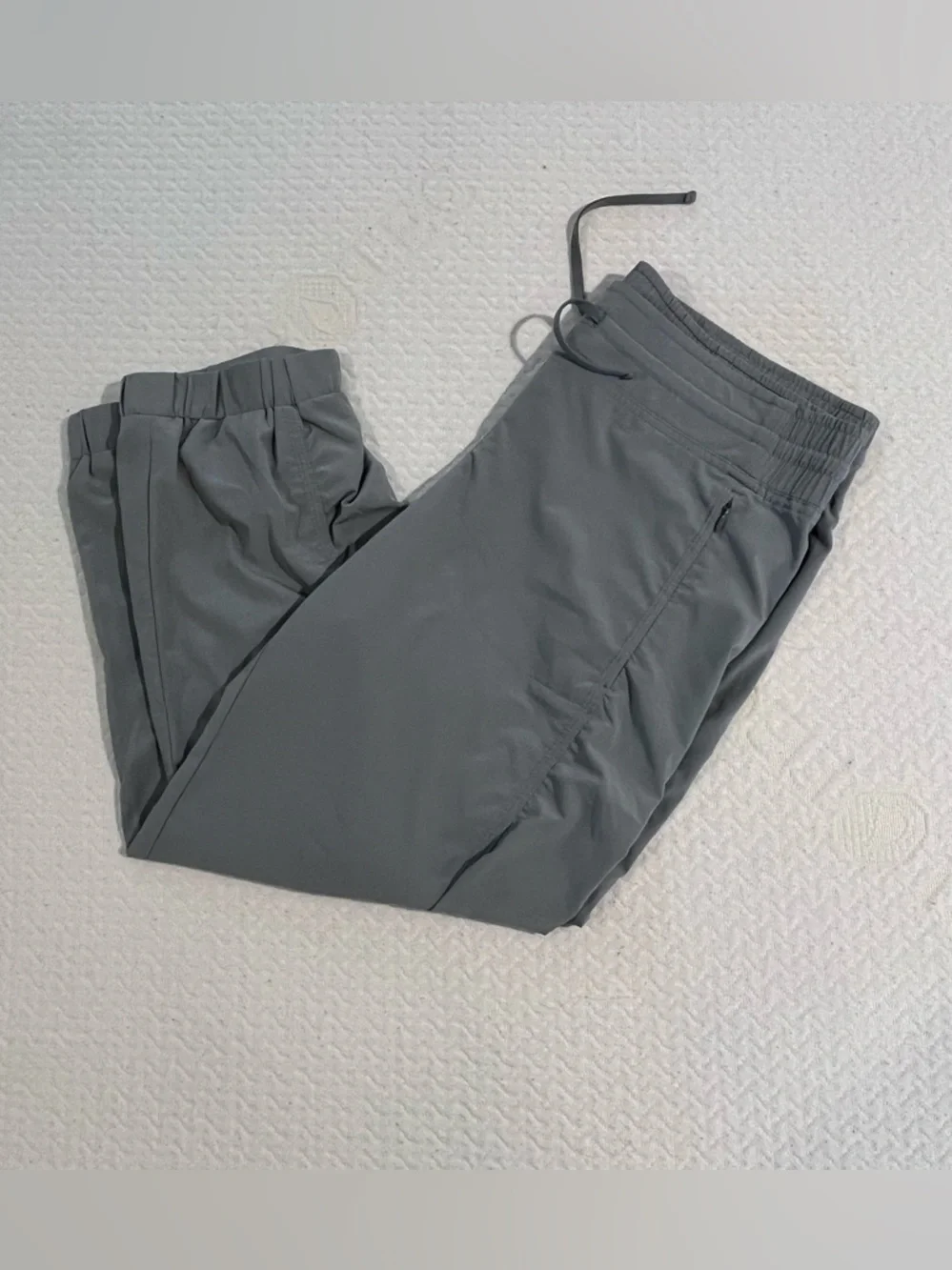 Athleta Women’s Gray Capris Cropped Joggers Trackpants Size 8 Lightweight - Picture 1 of 6
